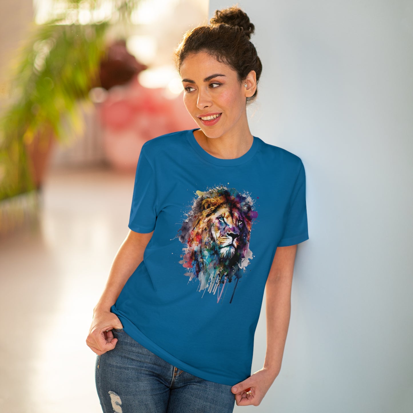 Majestic Lion T-Shirt in Watercolor Style - Unisex and Eco-Friendly Fashion Statement