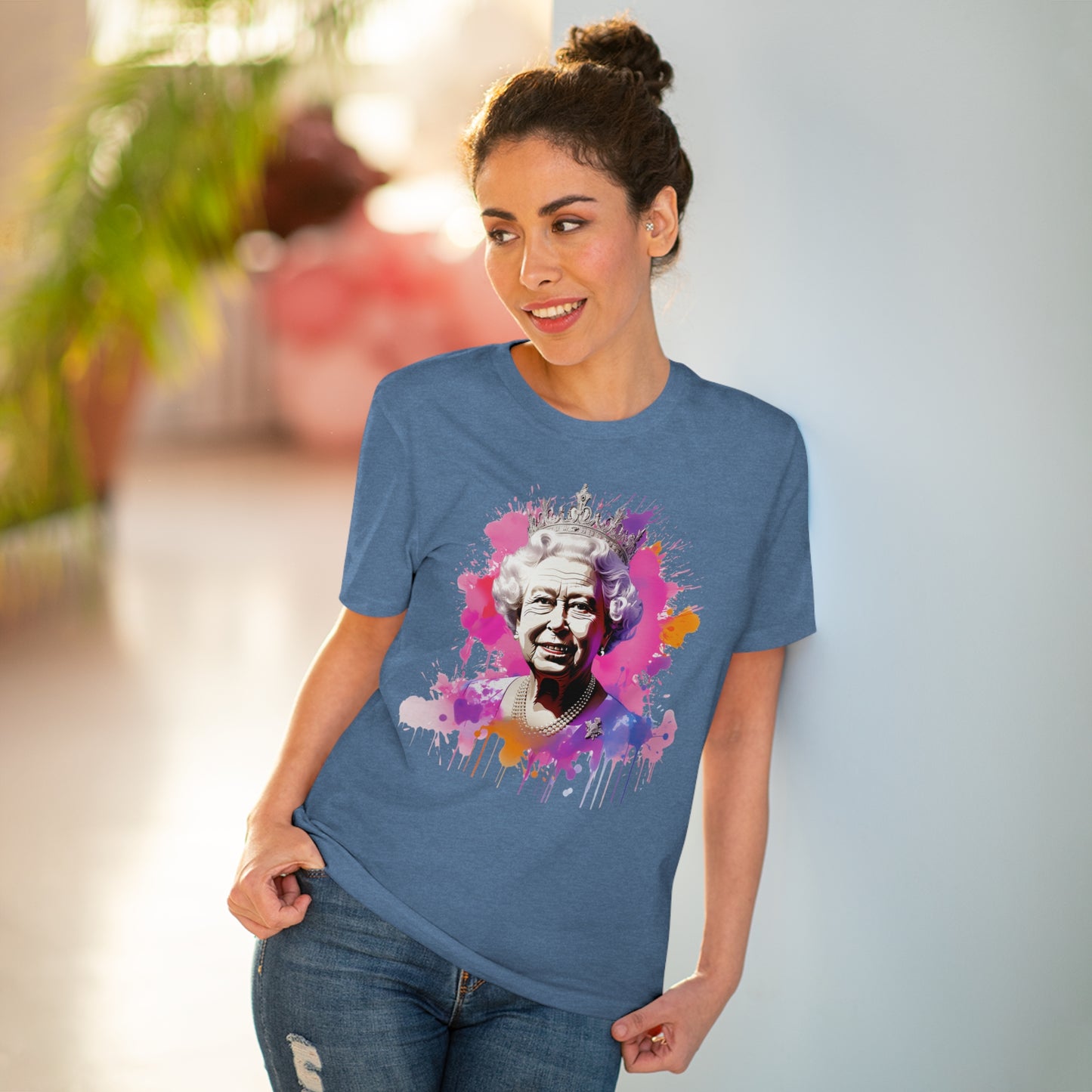 Eco-friendly Queen Elizabeth II T-Shirt :  Watercolor Majesty