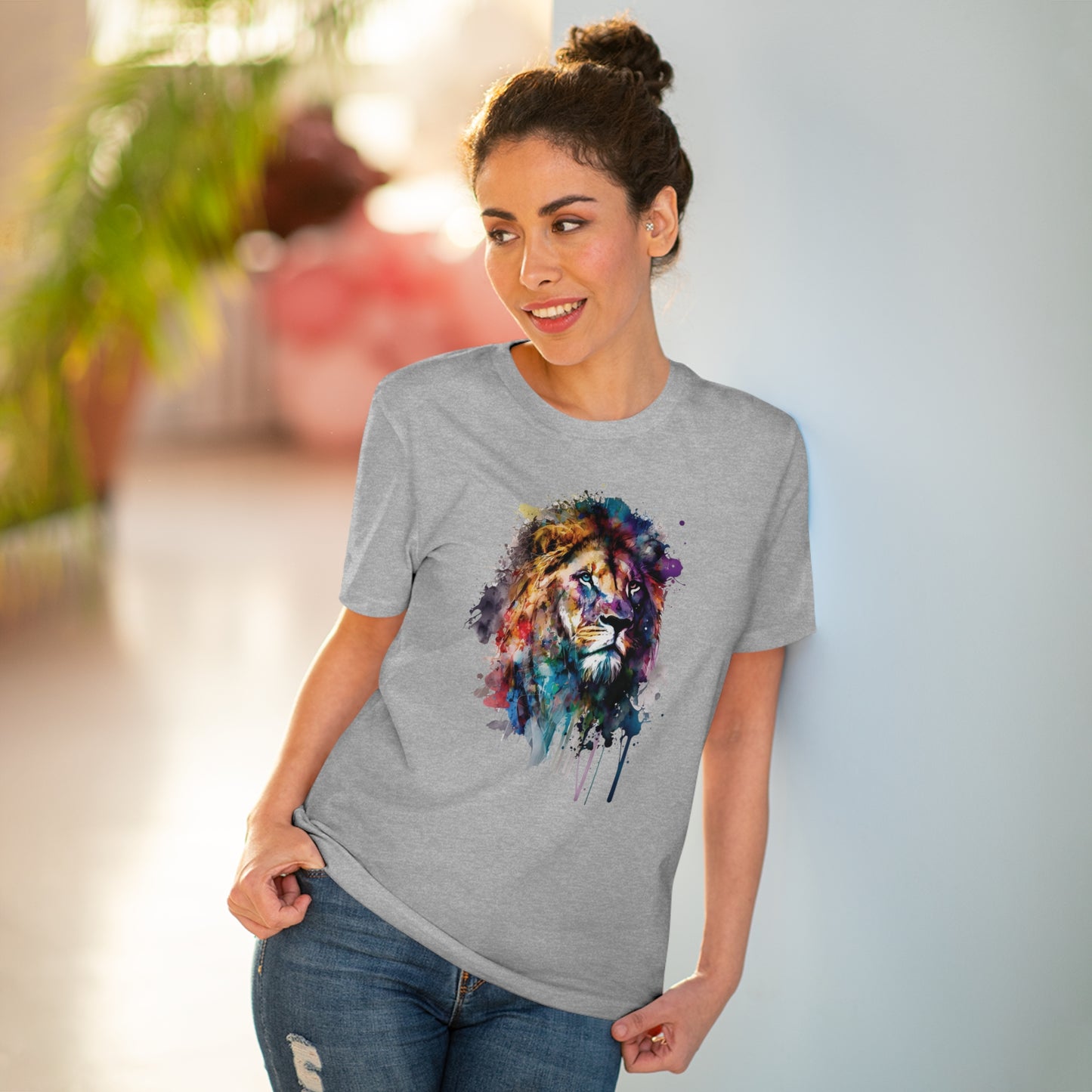 Majestic Lion T-Shirt in Watercolor Style - Unisex and Eco-Friendly Fashion Statement