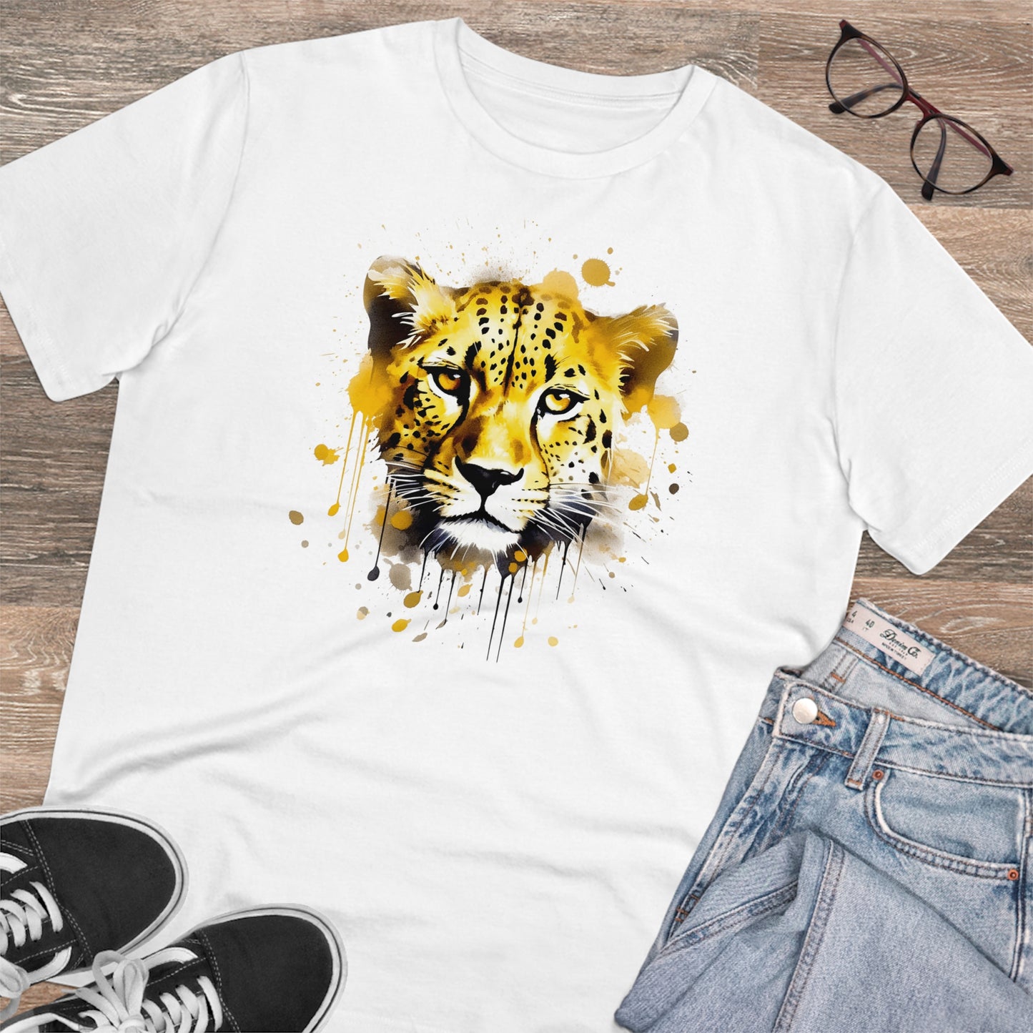 Cheetah T-Shirt in Watercolor Style - Unisex and Eco-Friendly - Embrace Wildlife with Style and Sustainability