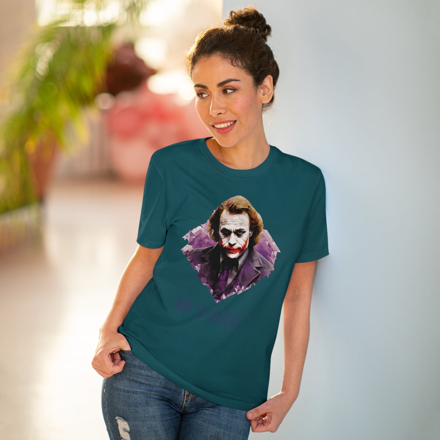 The Joker Heath Ledger T-Shirt - Sustainable Style with a Faceted Tribute